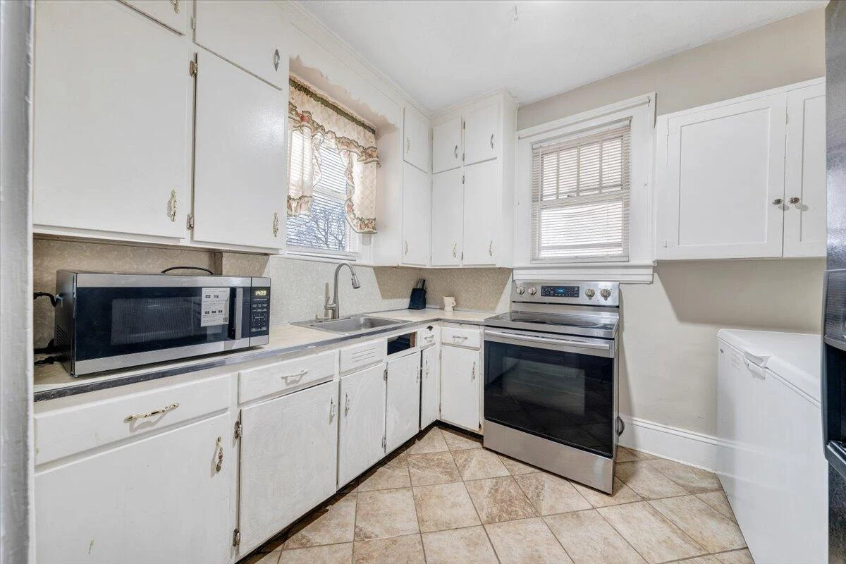 715 Highland AVE - Photo 14