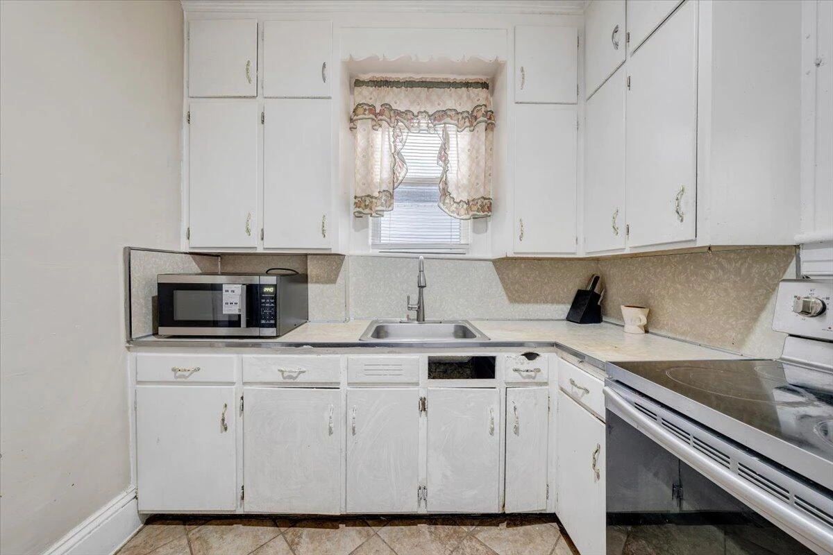 715 Highland AVE - Photo 16