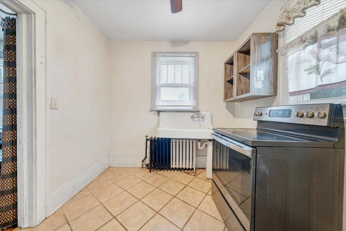 715 Highland AVE - Photo 35