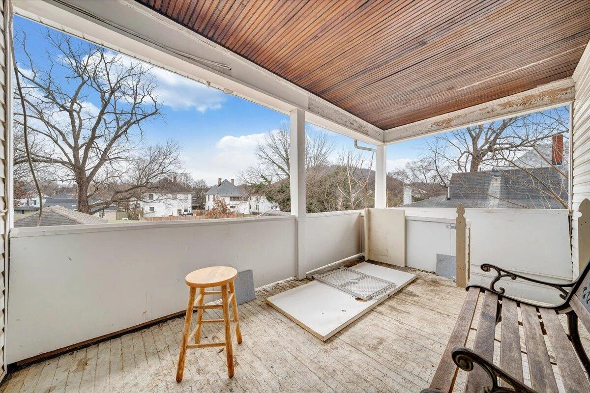715 Highland AVE - Photo 36
