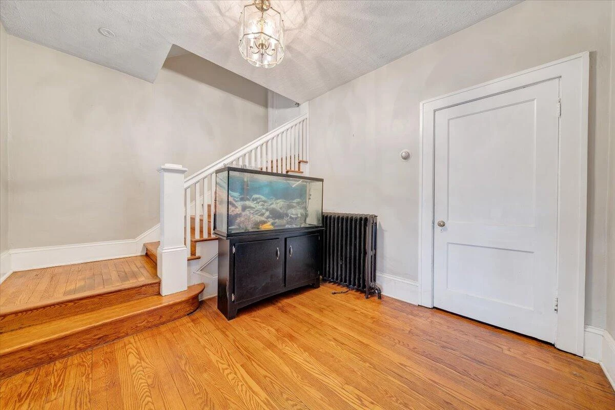 715 Highland AVE - Photo 4