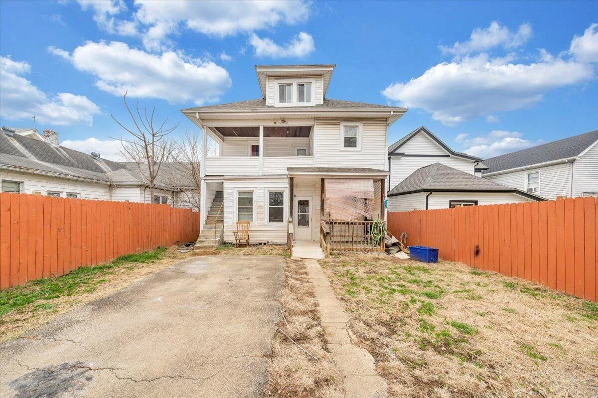 715 Highland AVE - Photo 44
