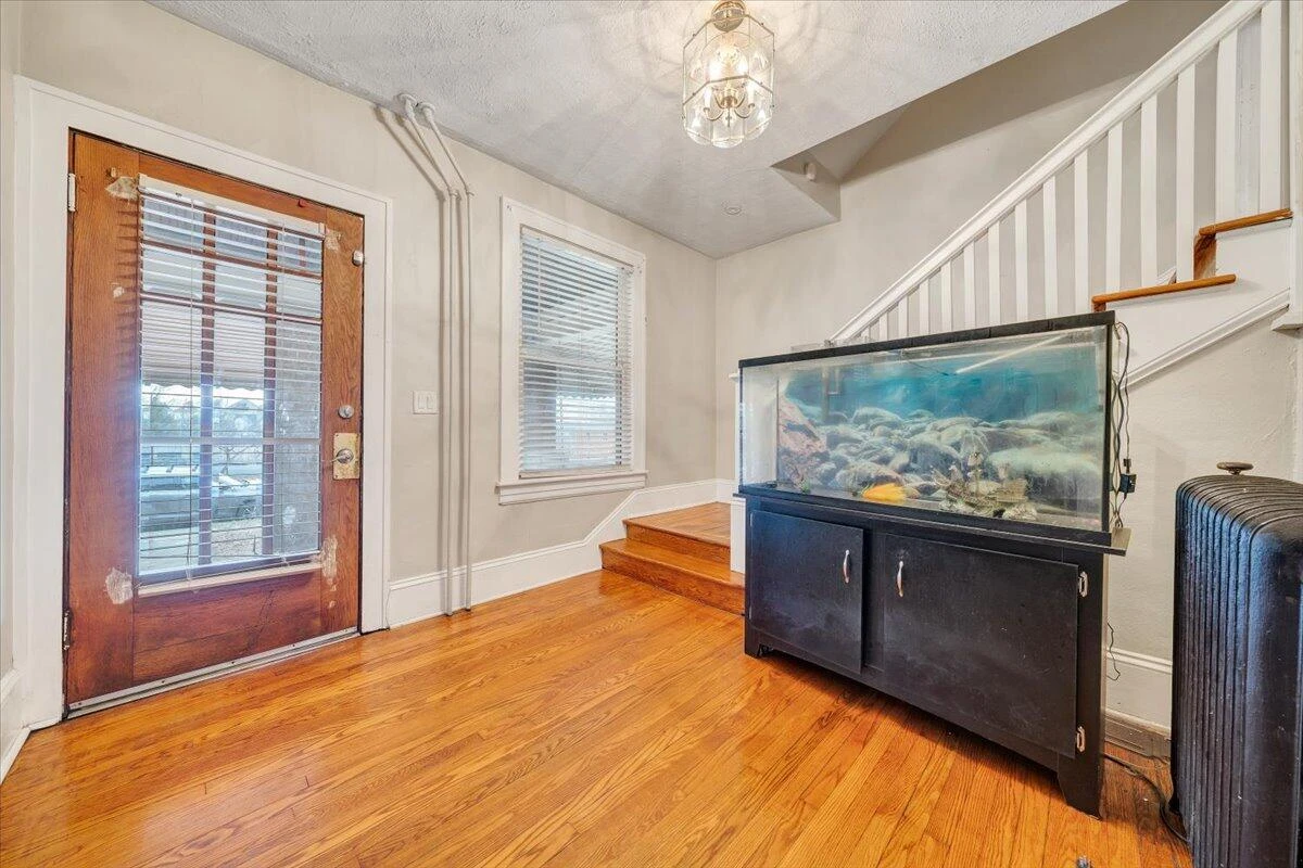 715 Highland AVE - Photo 5
