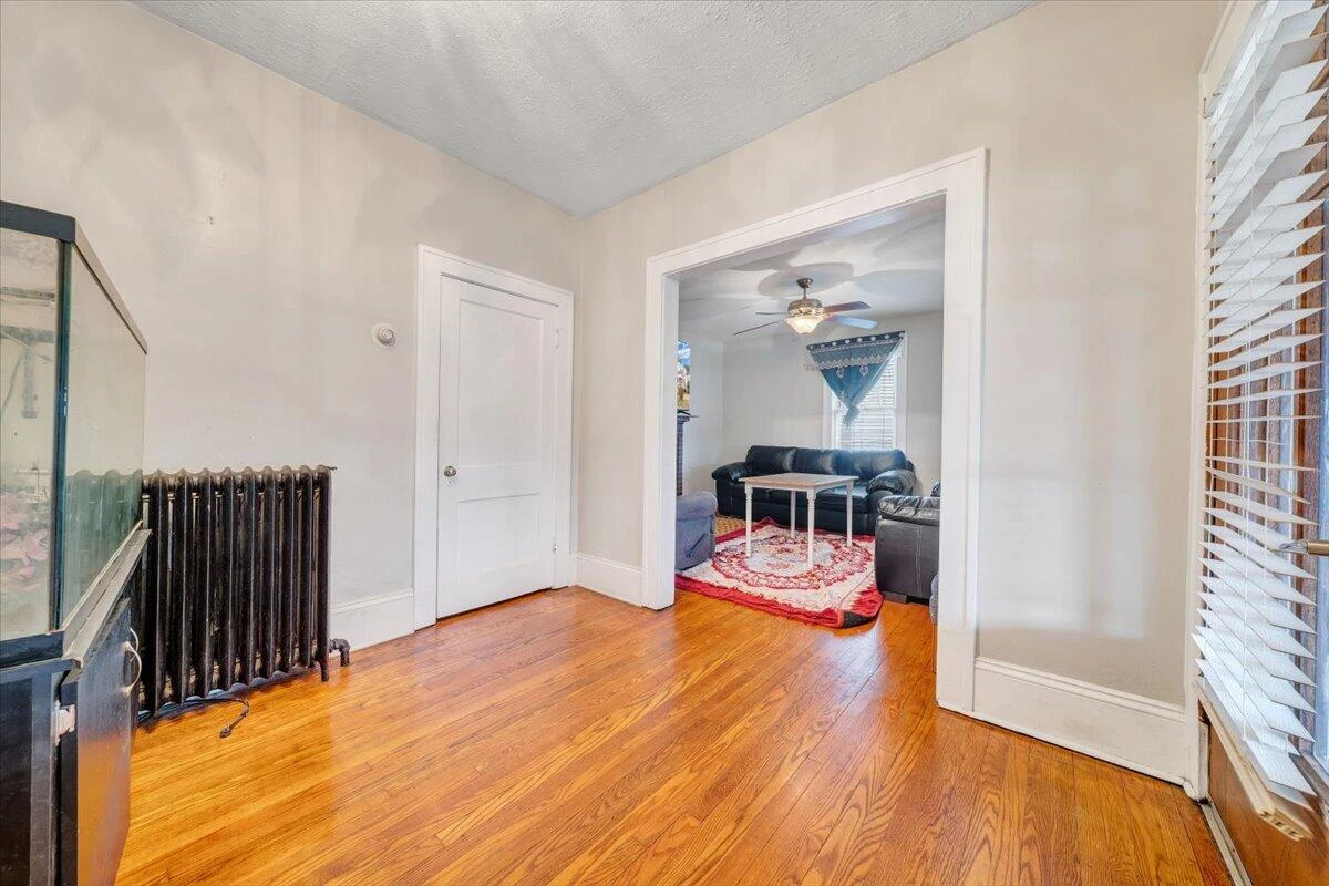 715 Highland AVE - Photo 6