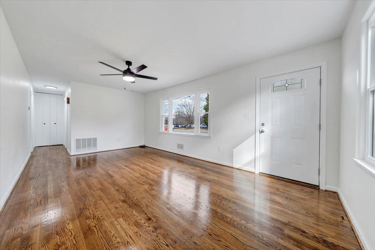 4960 Florist RD - Photo 3