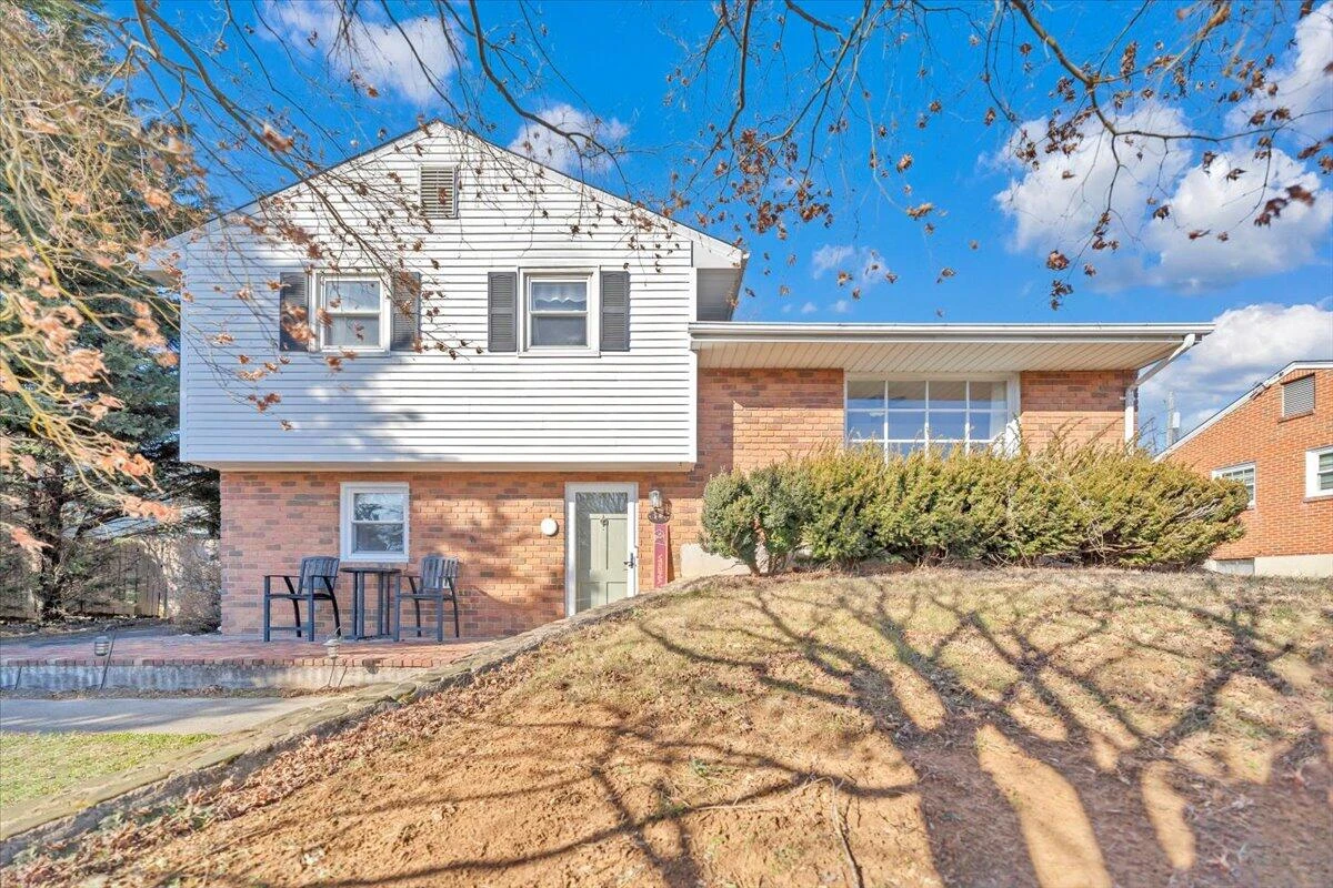 1511 Carrollton AVE