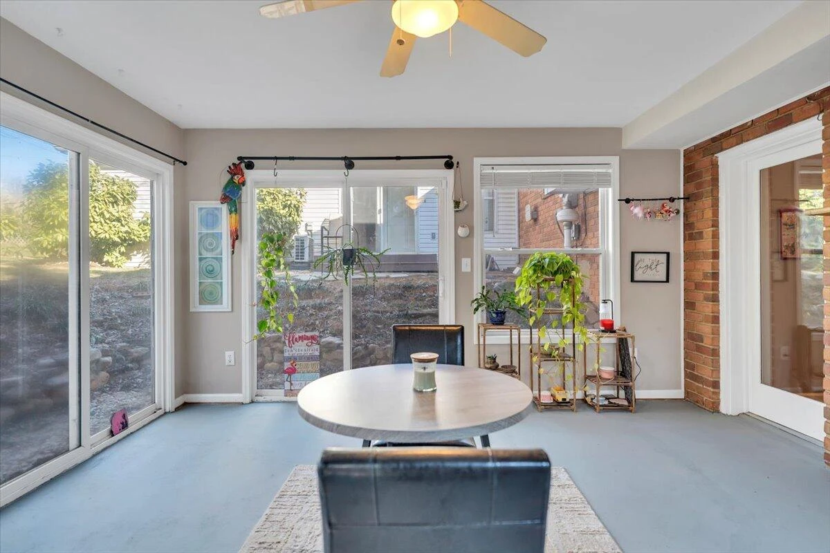 1511 Carrollton AVE - Photo 10