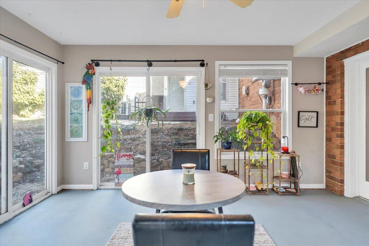 1511 Carrollton AVE - Photo 11