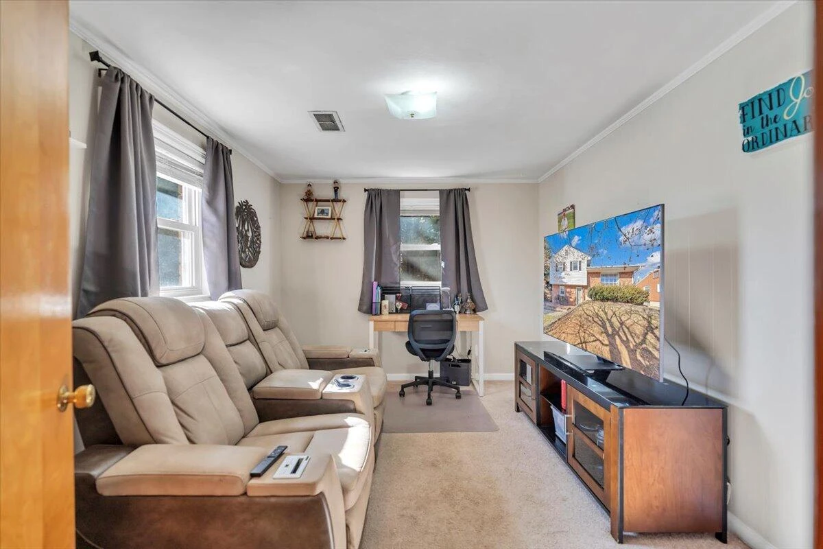 1511 Carrollton AVE - Photo 15