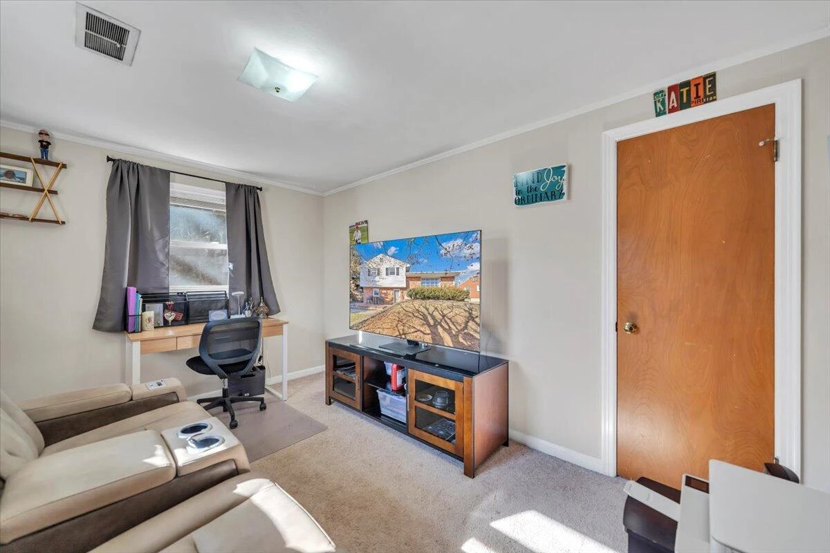 1511 Carrollton AVE - Photo 16