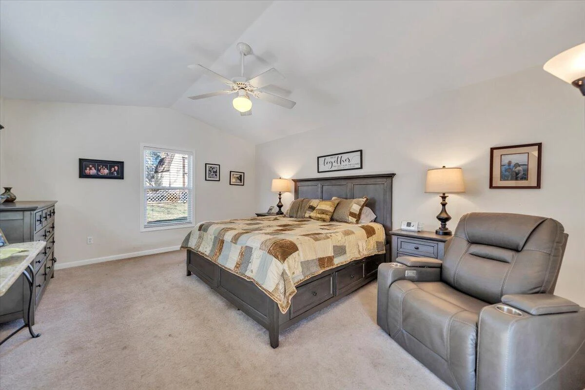 1511 Carrollton AVE - Photo 18