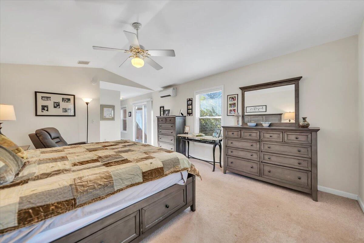 1511 Carrollton AVE - Photo 20