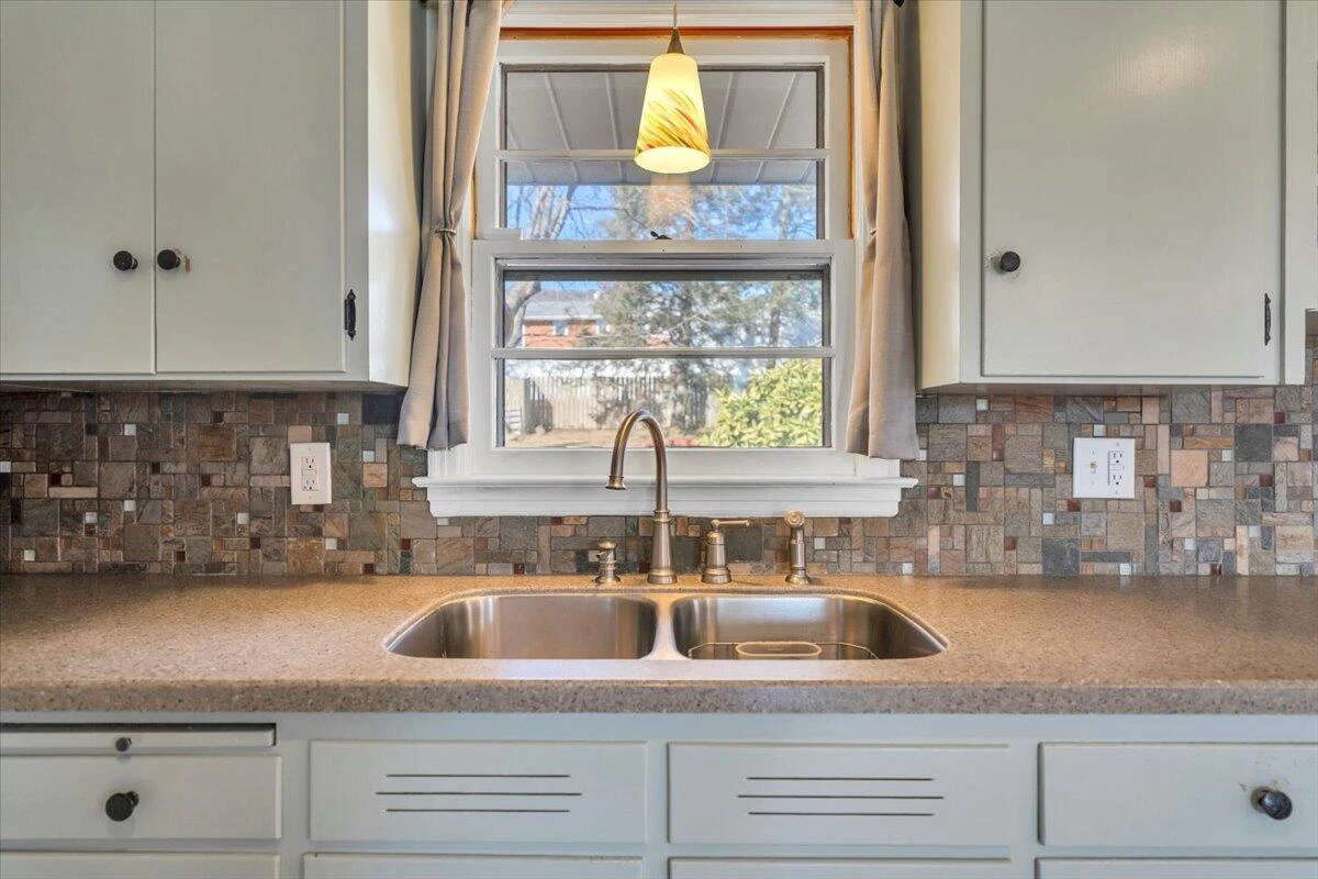 1511 Carrollton AVE - Photo 33