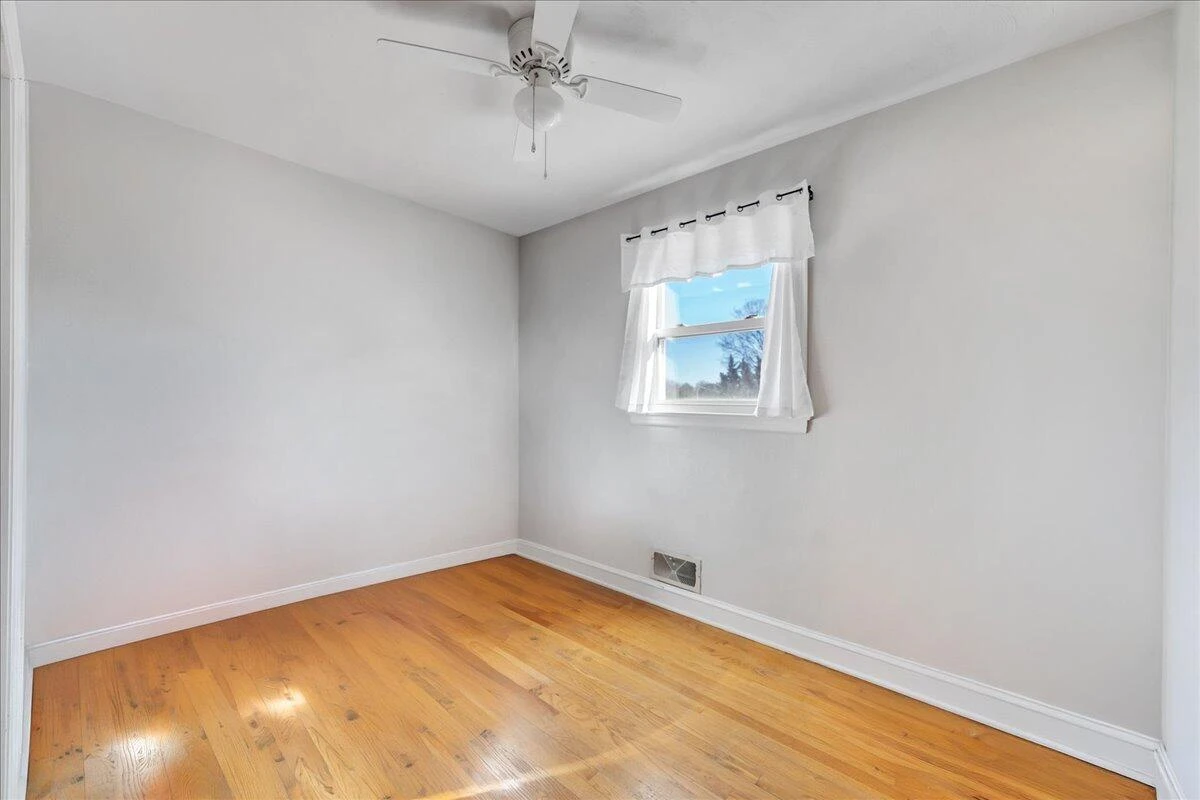 1511 Carrollton AVE - Photo 37