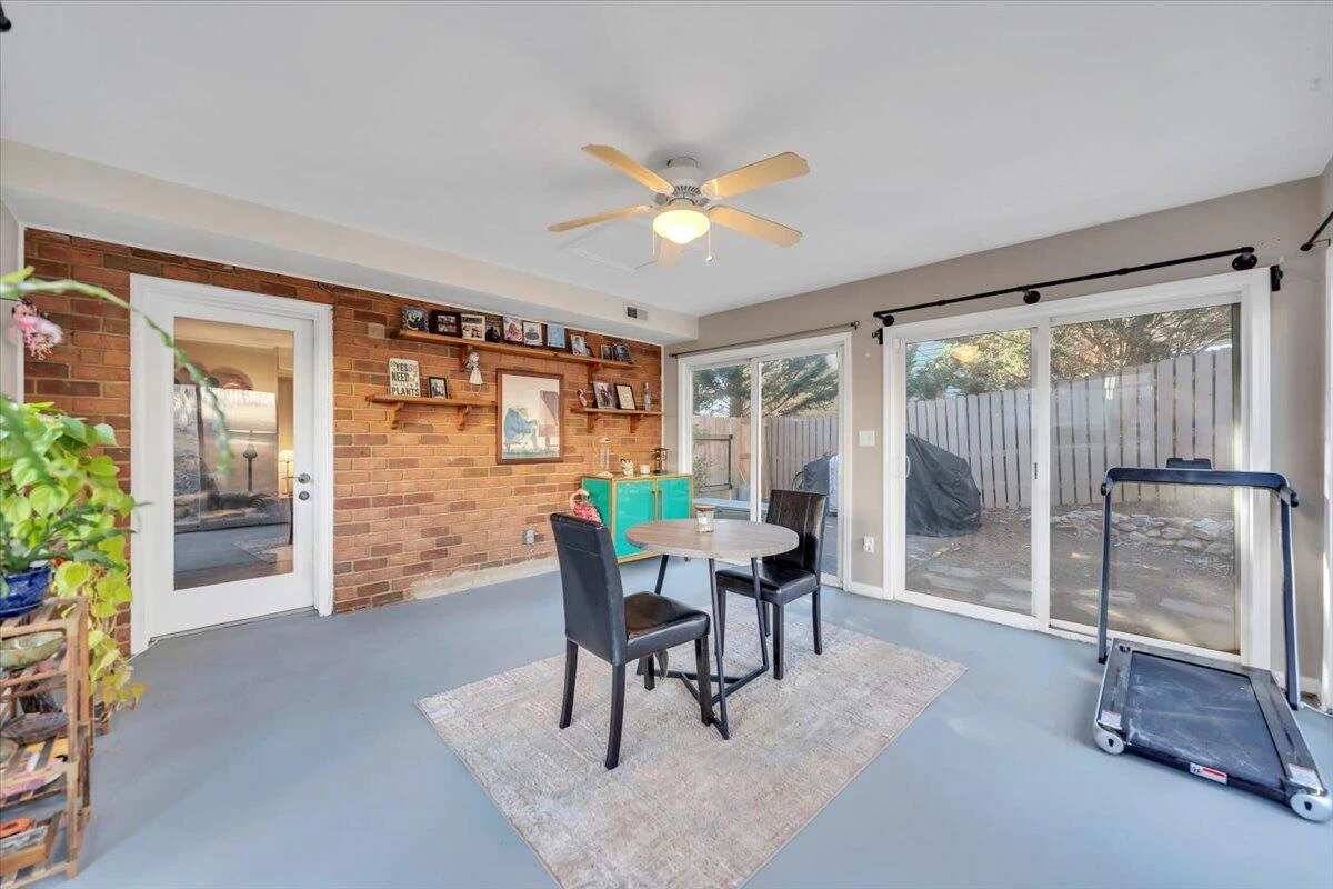 1511 Carrollton AVE - Photo 9