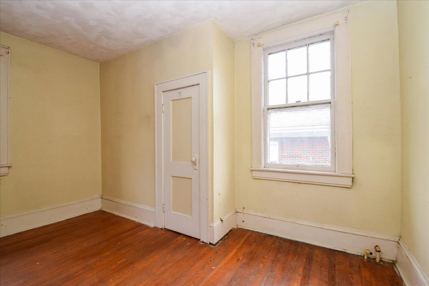 915 Lafayette BLVD - Photo 16