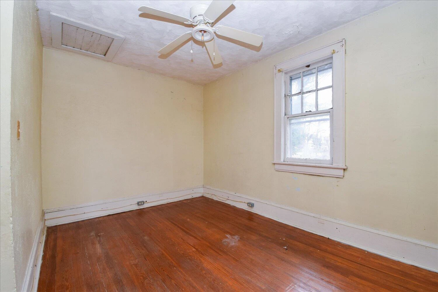 915 Lafayette BLVD - Photo 17