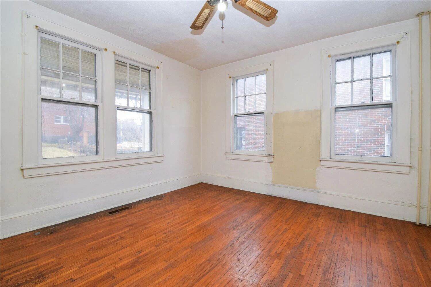 915 Lafayette BLVD - Photo 7