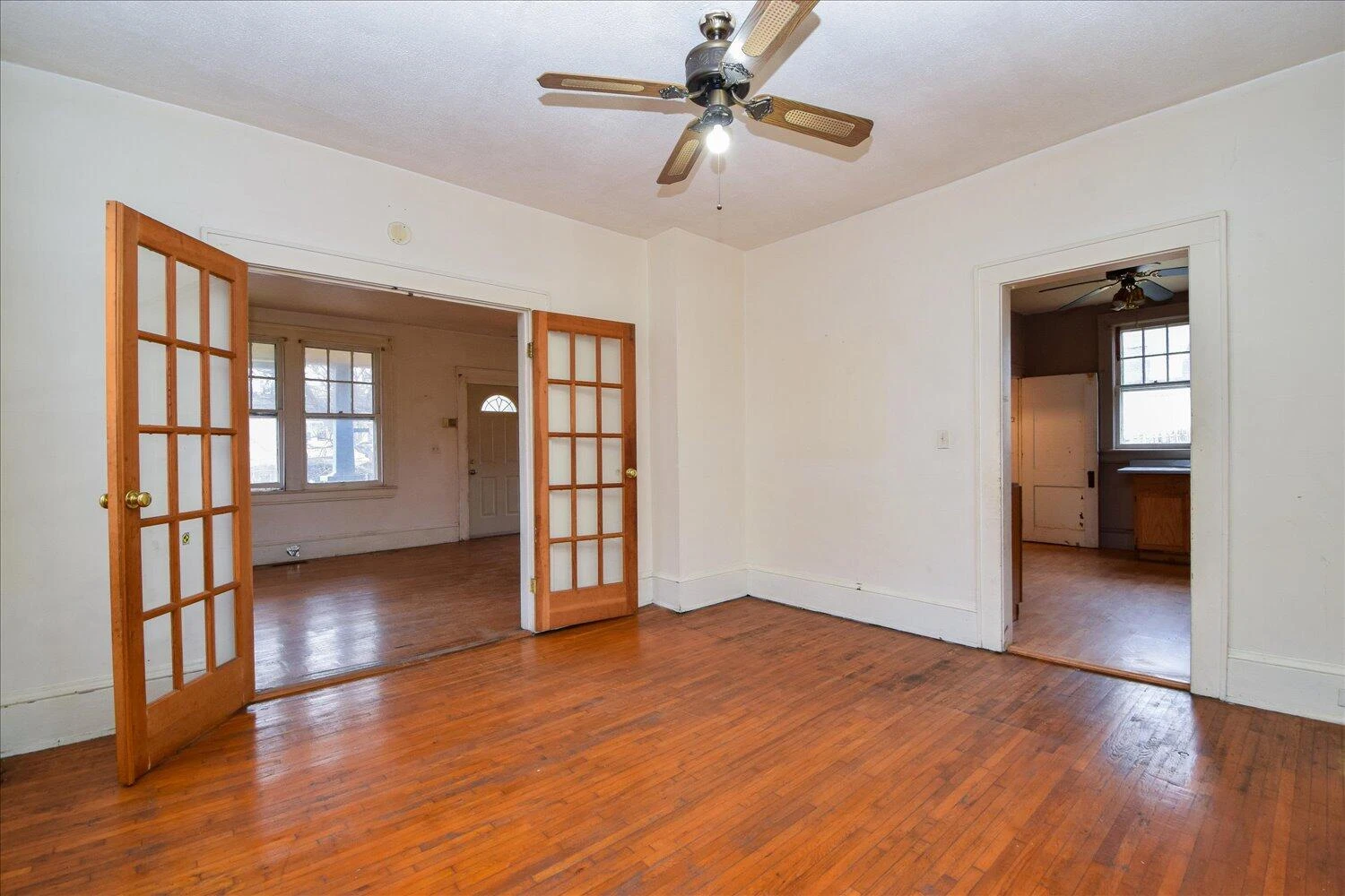 915 Lafayette BLVD - Photo 8