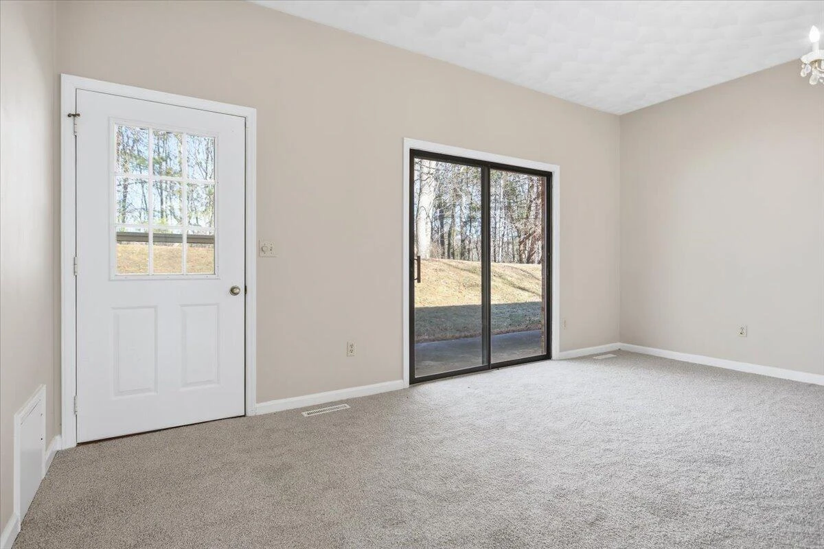5885 Bent Mountain RD - Photo 17