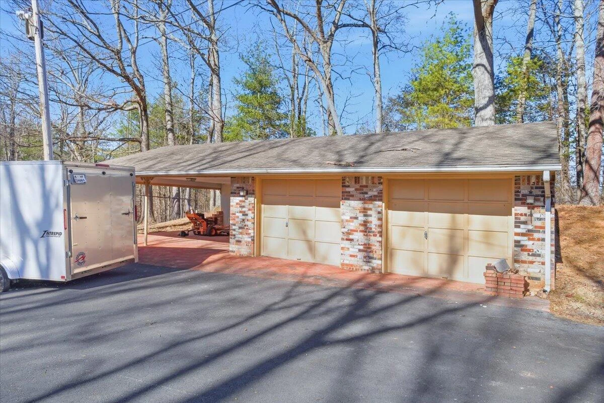 5885 Bent Mountain RD - Photo 42