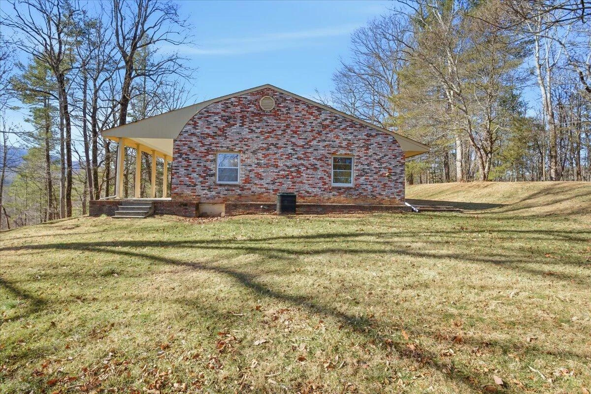 5885 Bent Mountain RD - Photo 46