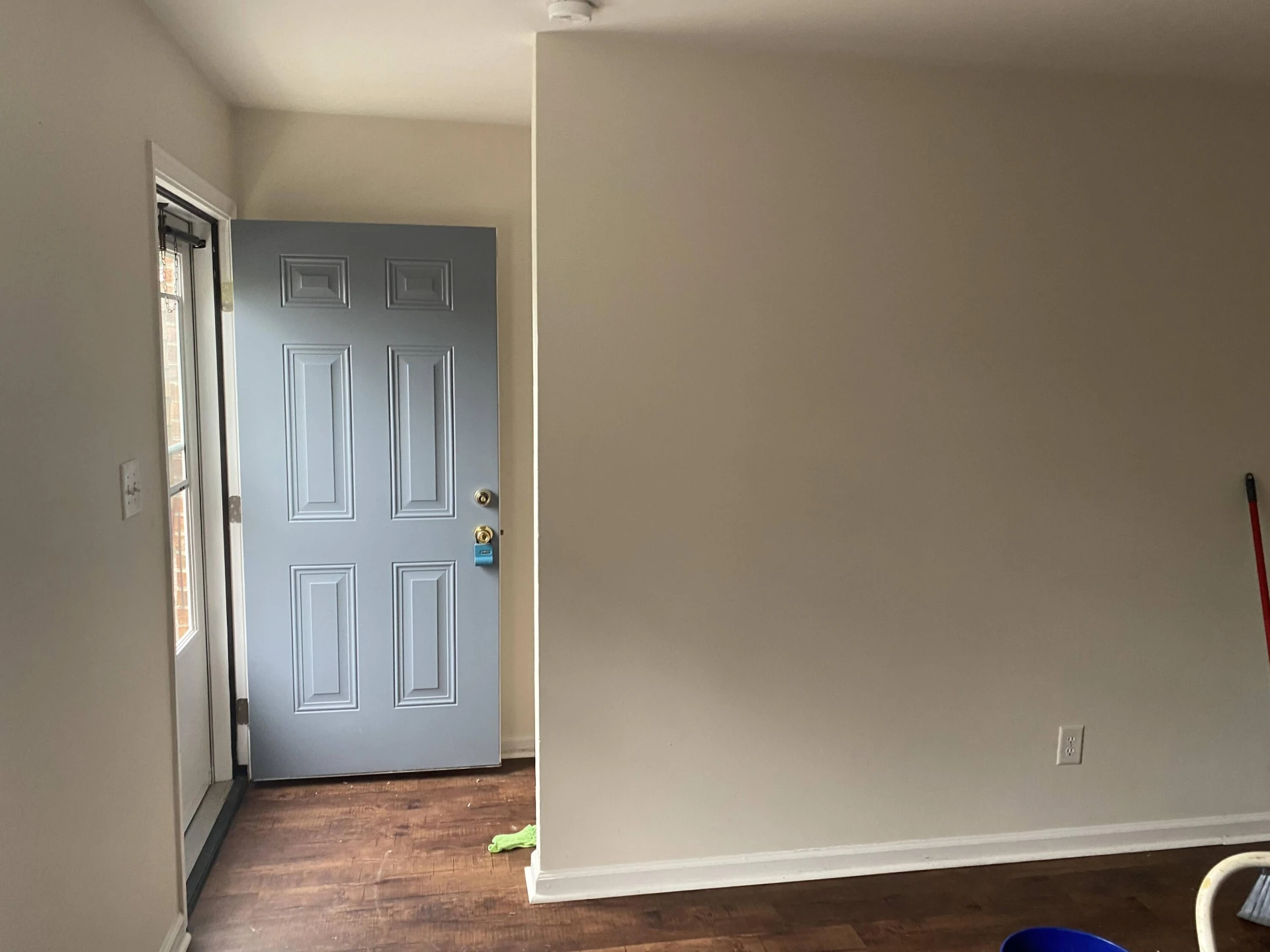 330 Maddock AVE - Photo 12