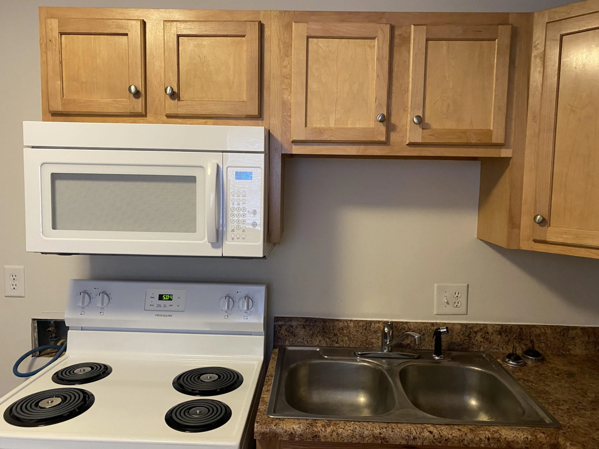 330 Maddock AVE - Photo 26