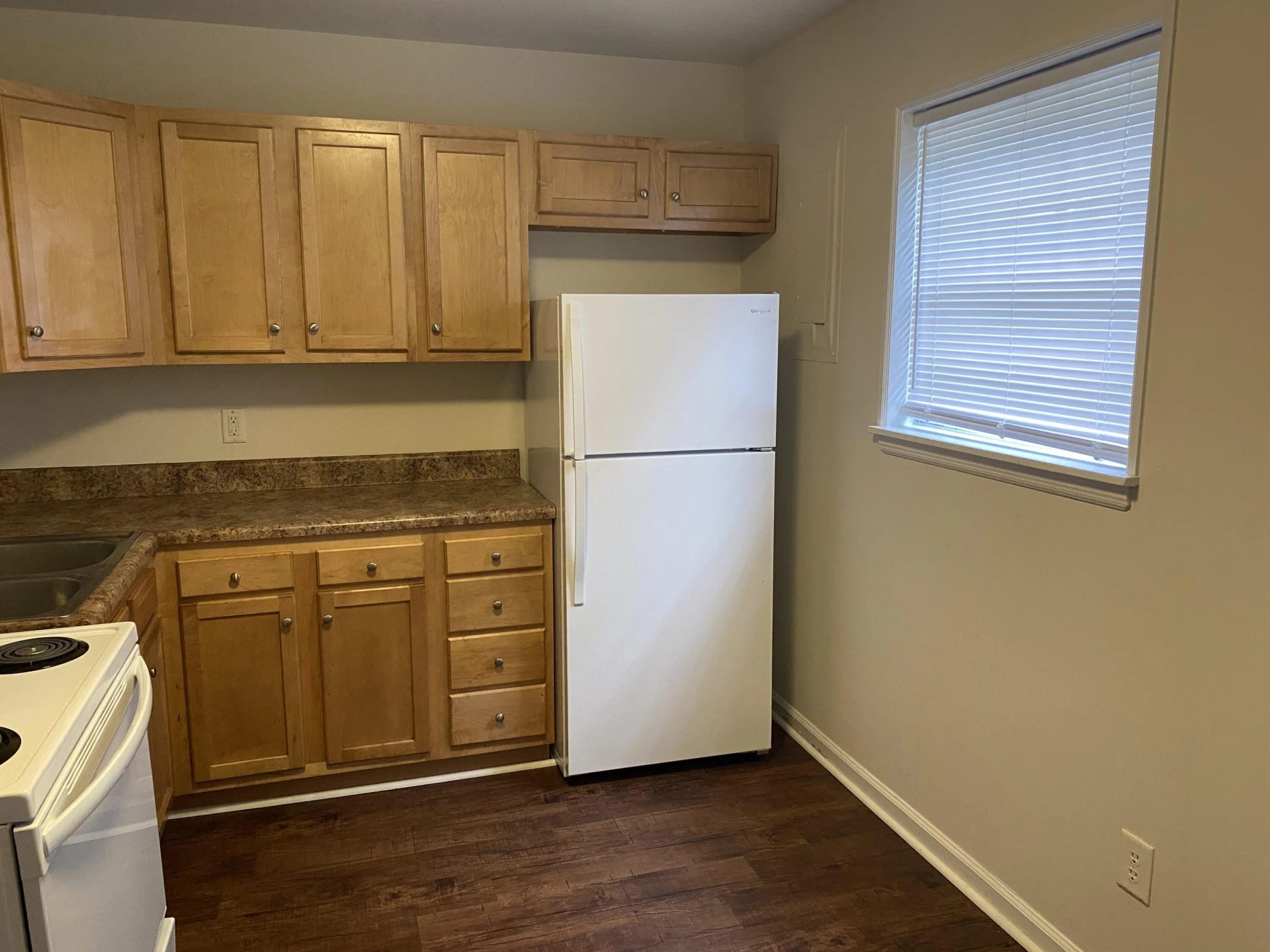 330 Maddock AVE - Photo 27