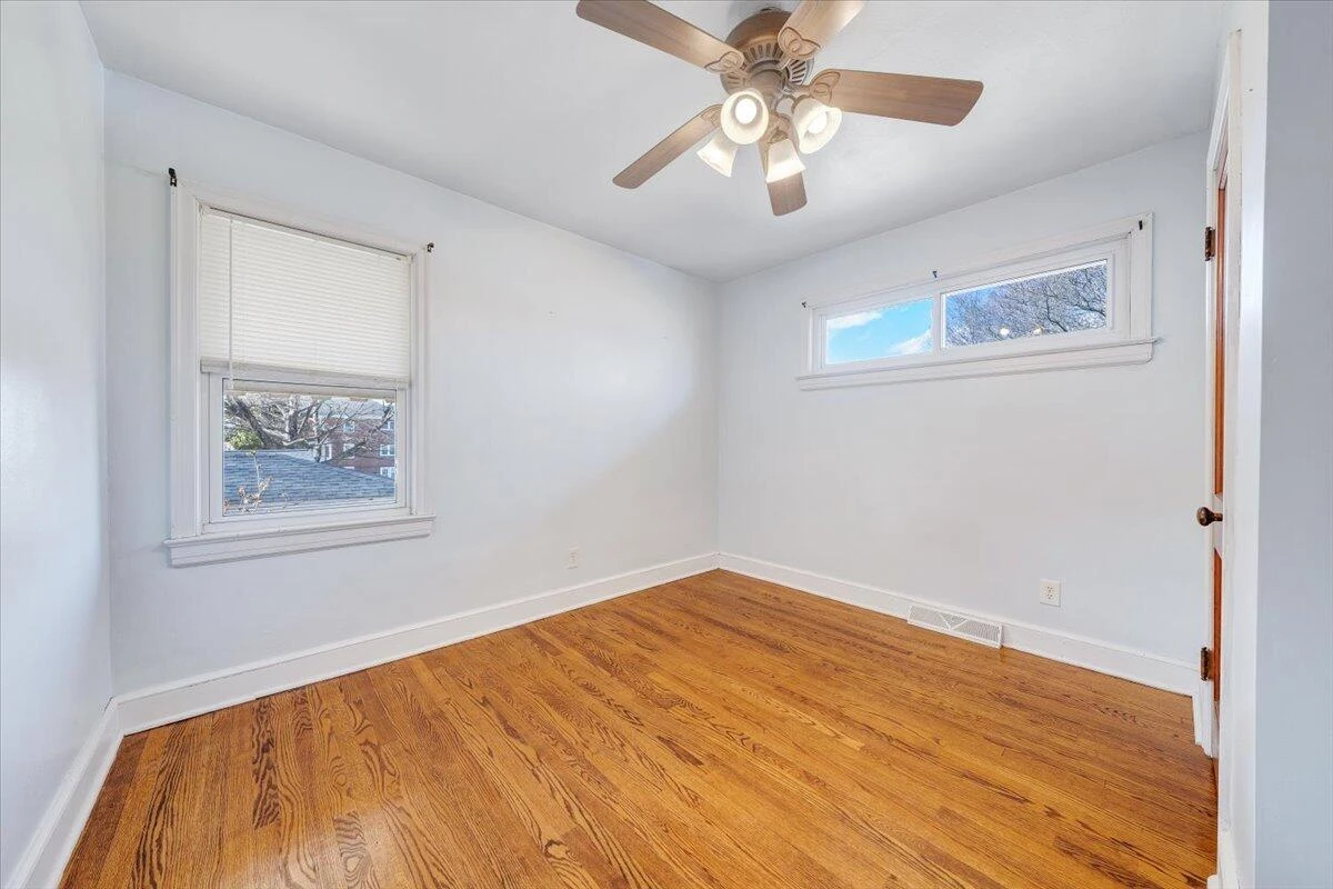 2346 Berkley AVE - Photo 11
