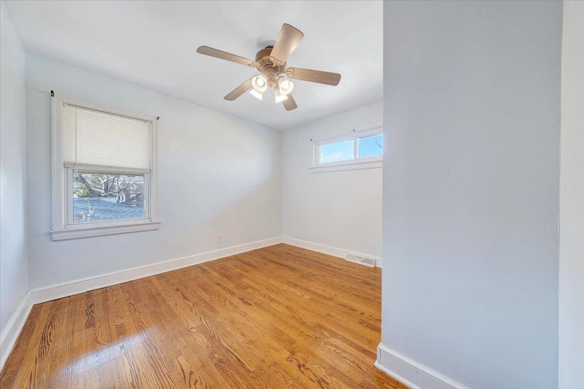 2346 Berkley AVE - Photo 13