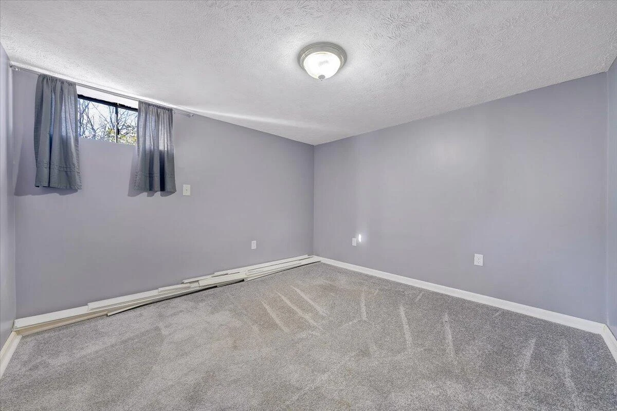 2346 Berkley AVE - Photo 24