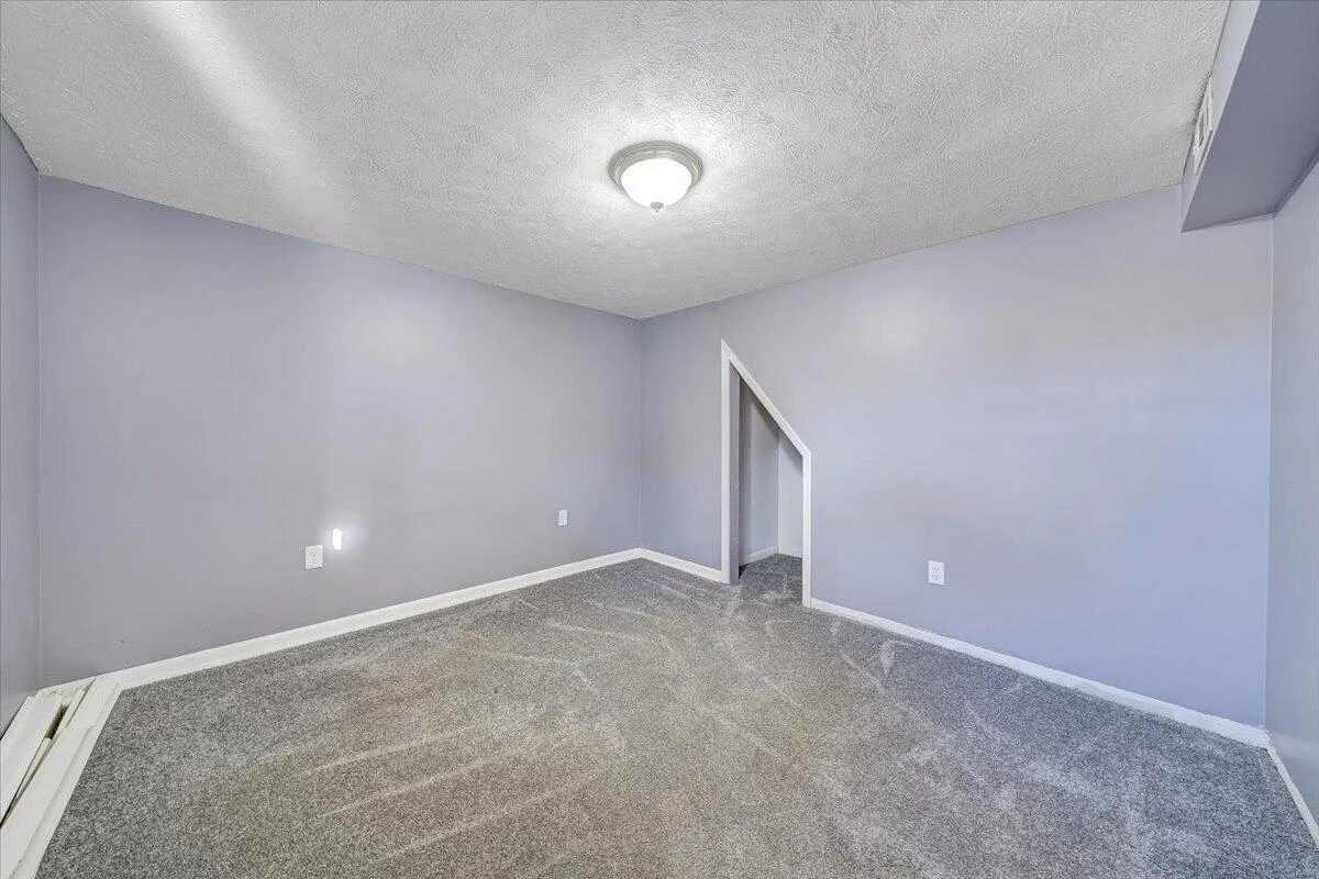2346 Berkley AVE - Photo 25