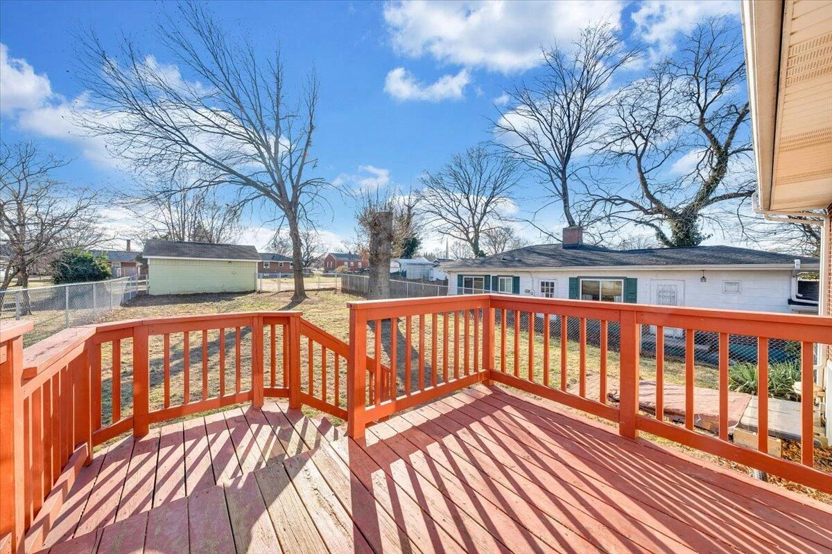2346 Berkley AVE - Photo 33