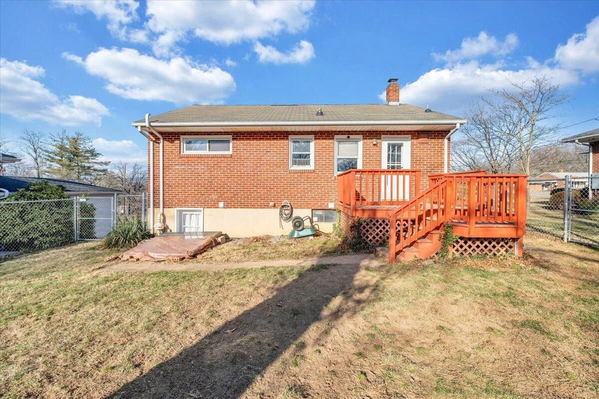 2346 Berkley AVE - Photo 38
