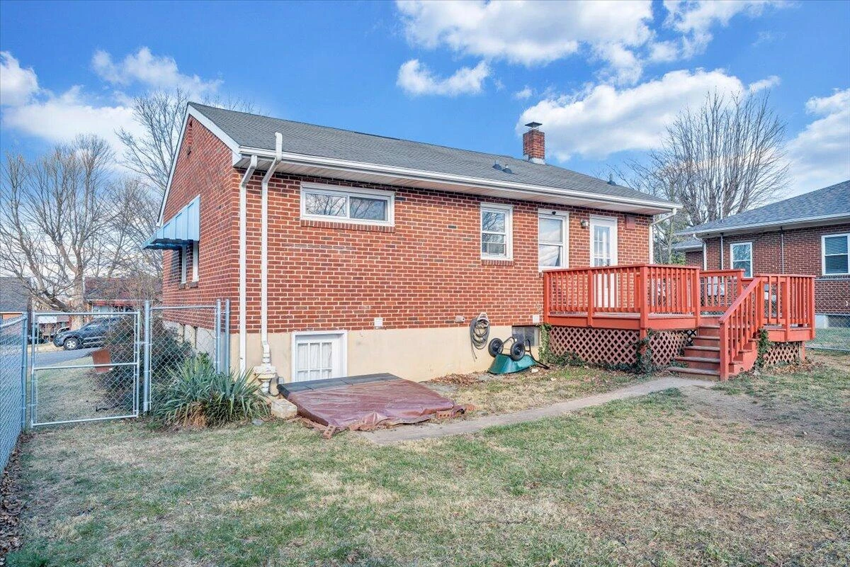 2346 Berkley AVE - Photo 39