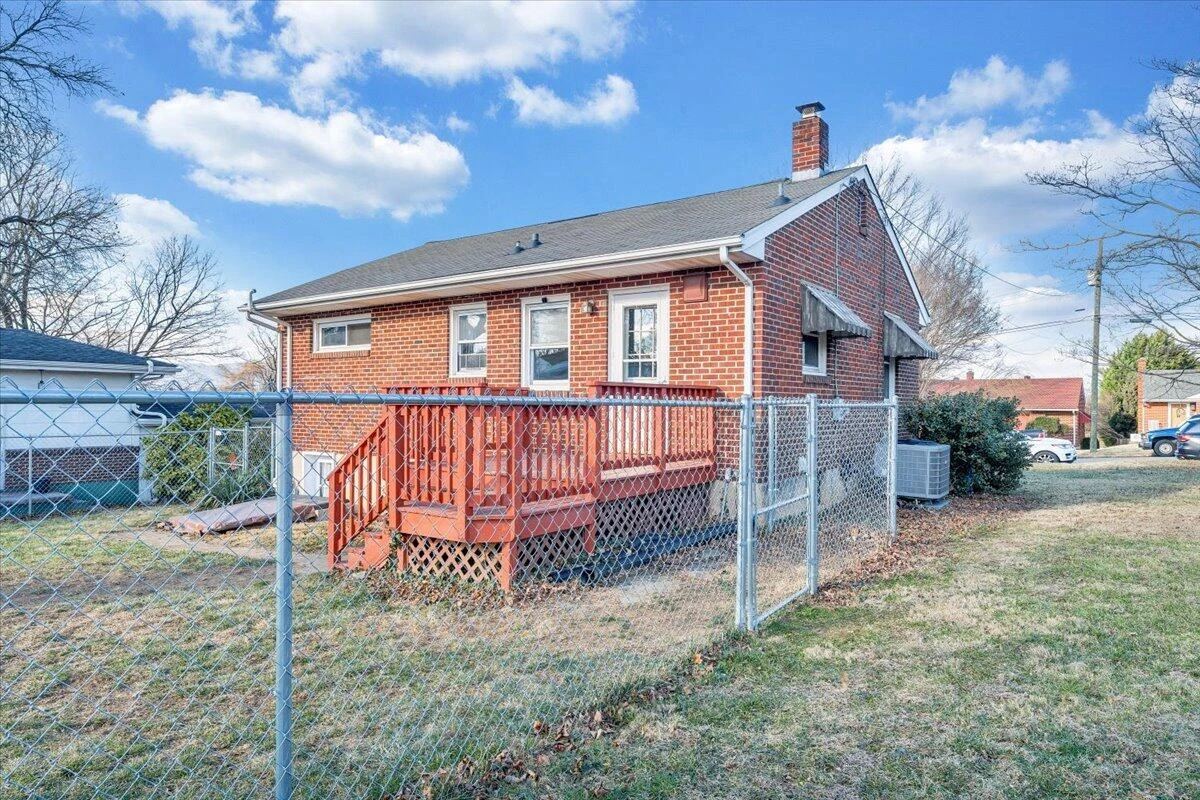 2346 Berkley AVE - Photo 41