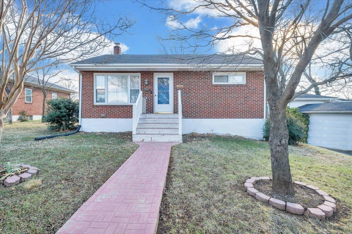 2346 Berkley AVE - Photo 44