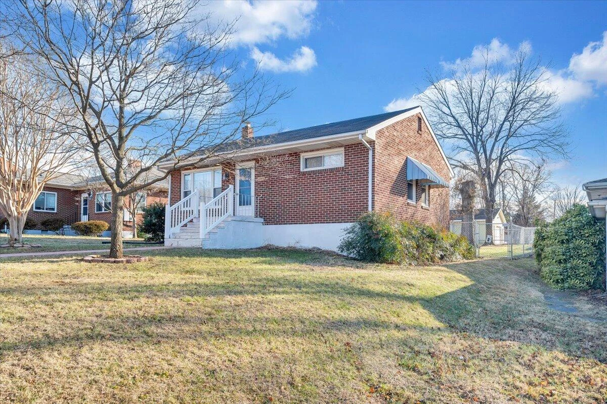 2346 Berkley AVE - Photo 48