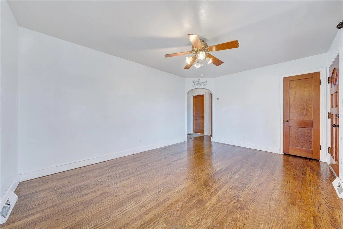 2346 Berkley AVE - Photo 7