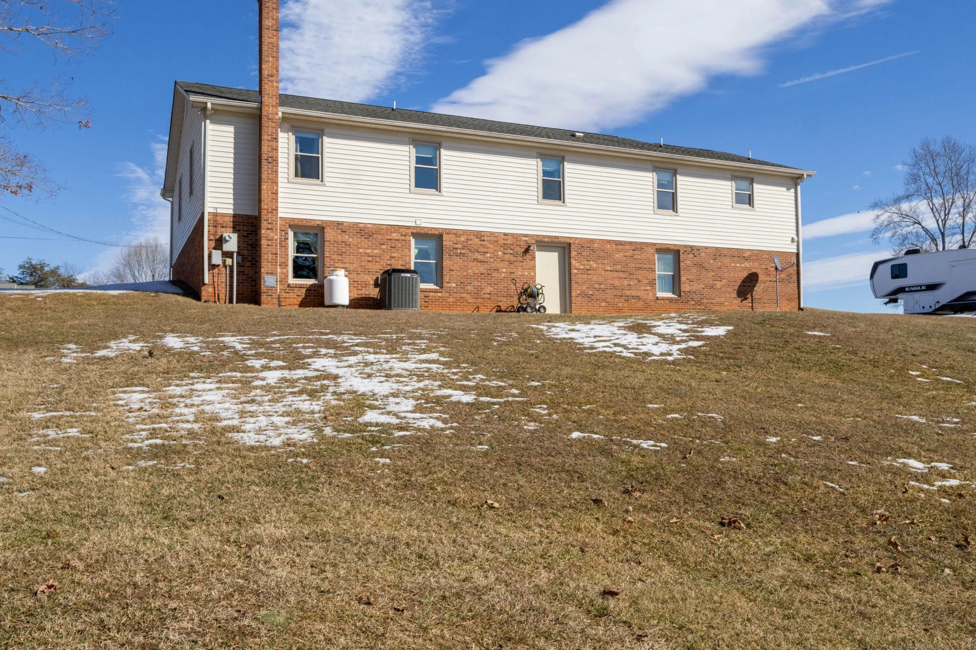 511 Darrell LN - Photo 2