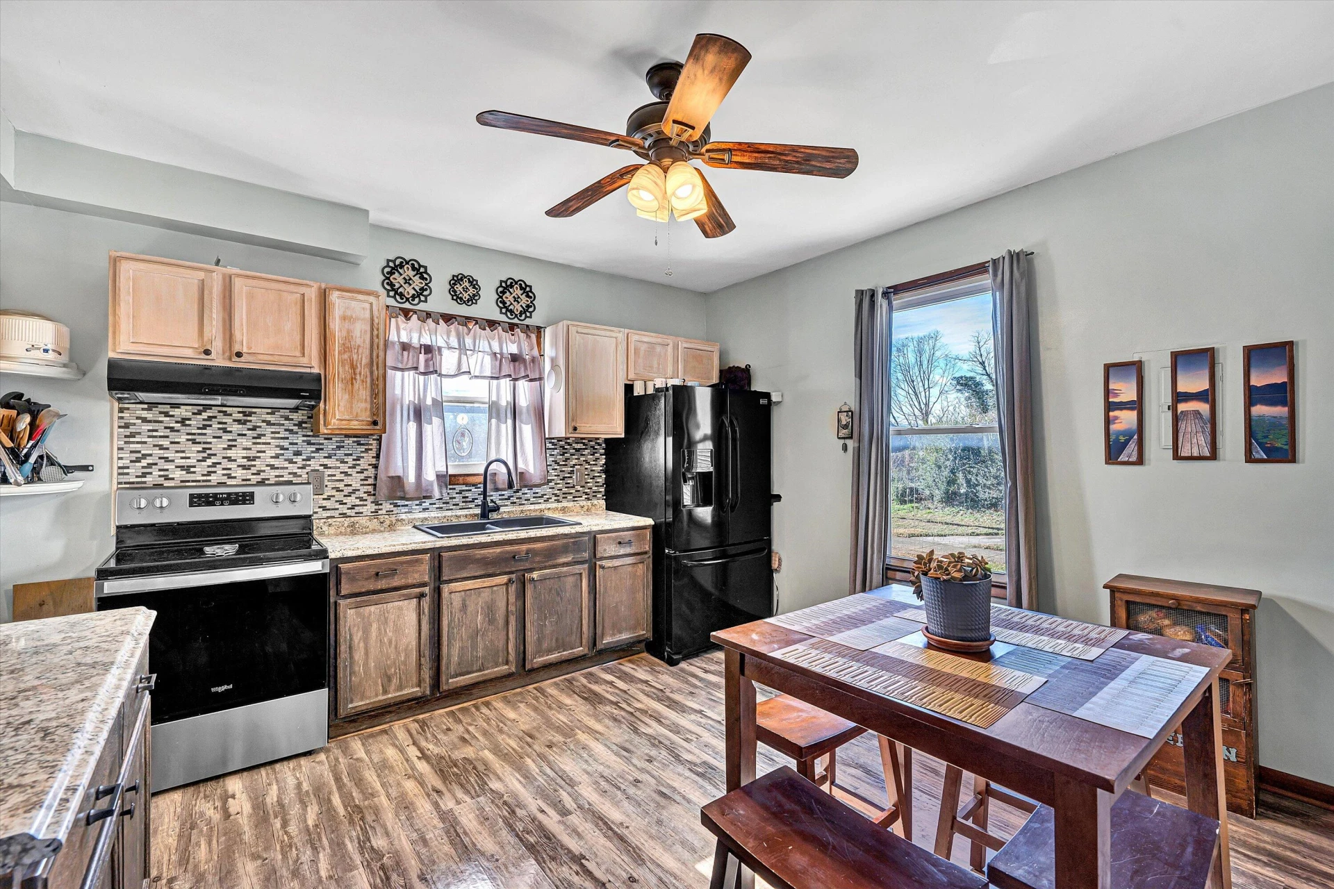 611 Church AVE - Photo 12