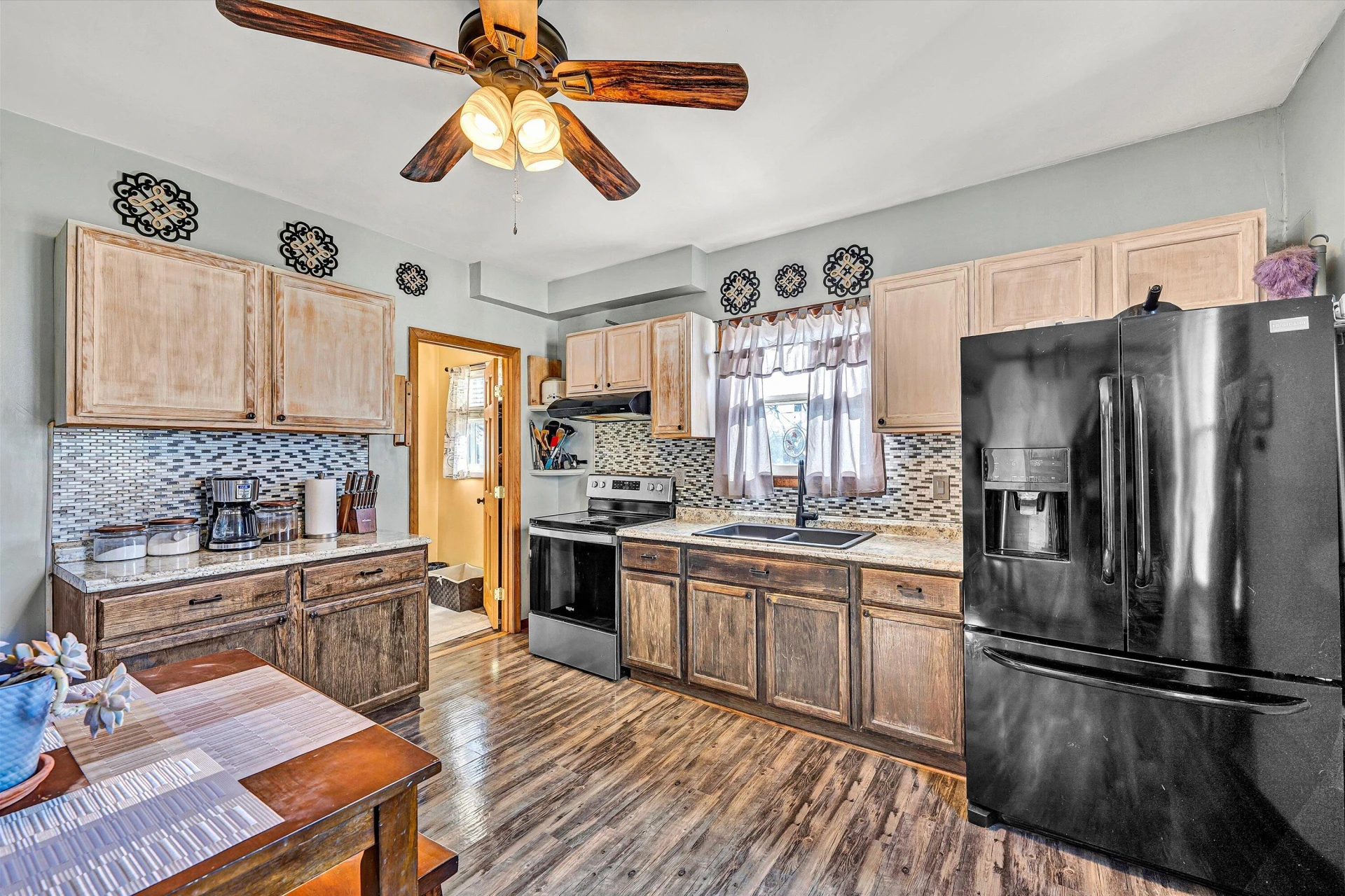 611 Church AVE - Photo 13
