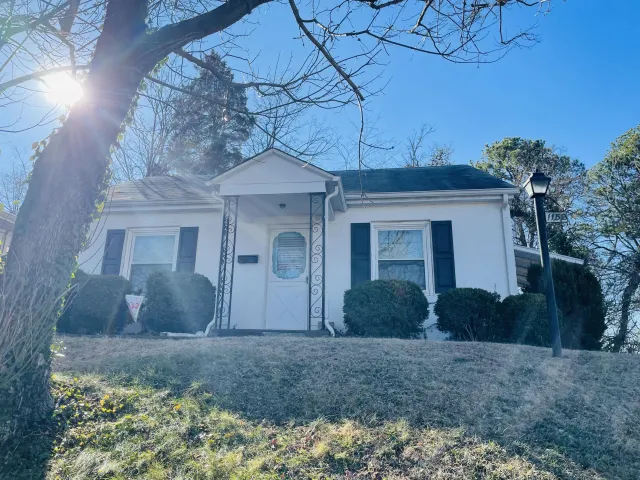 1152 Hamilton AVE