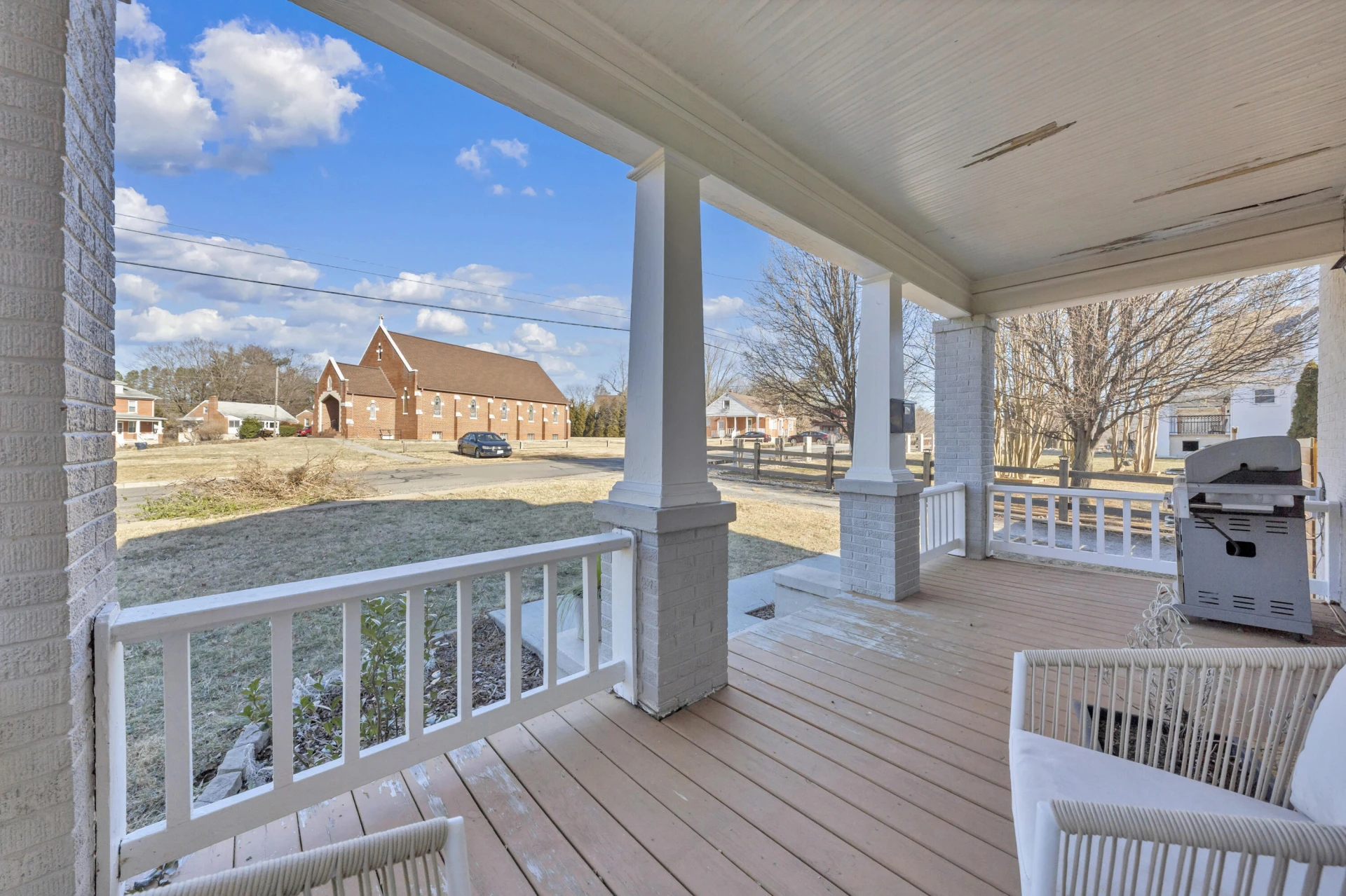 117 Wildhurst AVE - Photo 2