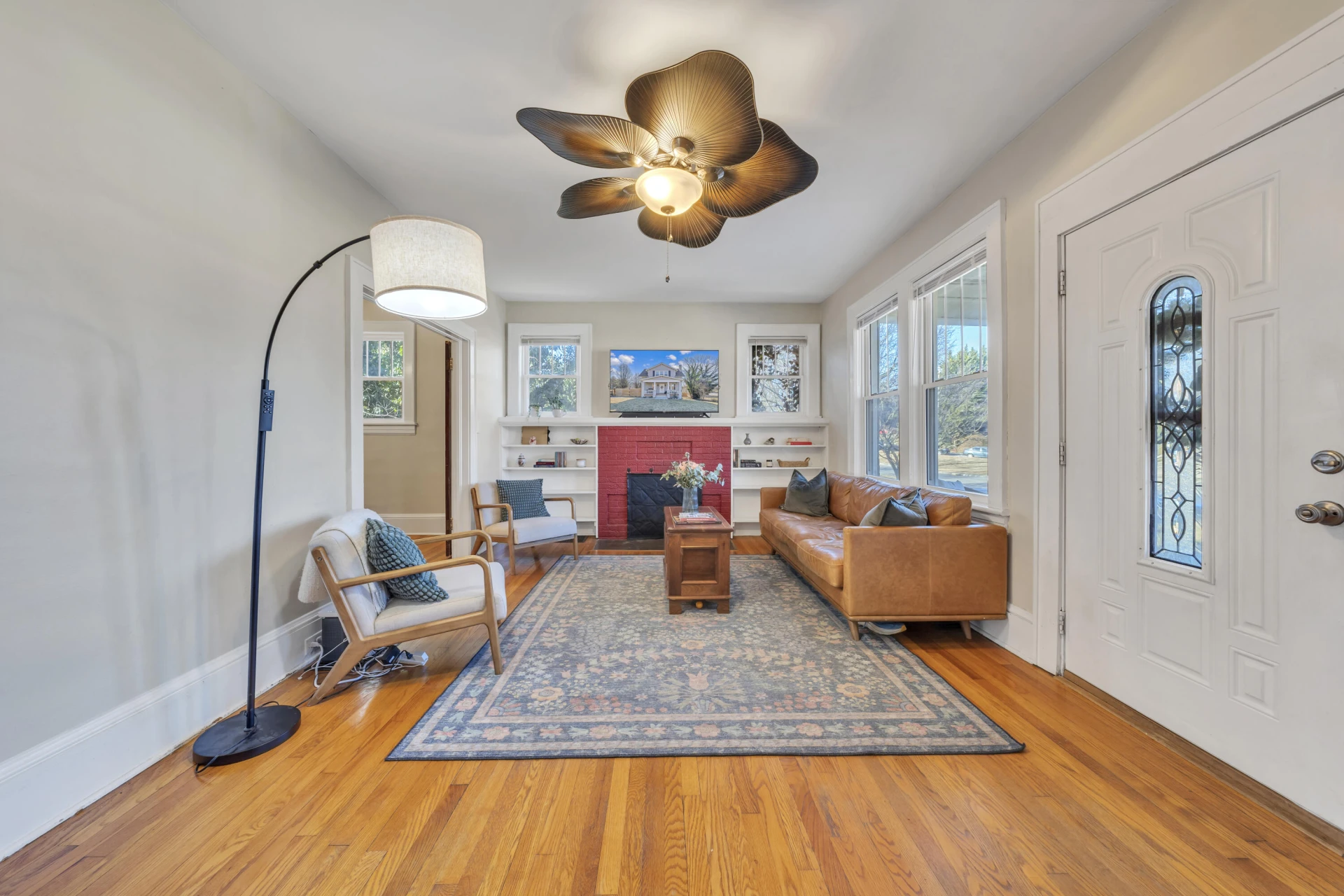 117 Wildhurst AVE - Photo 4