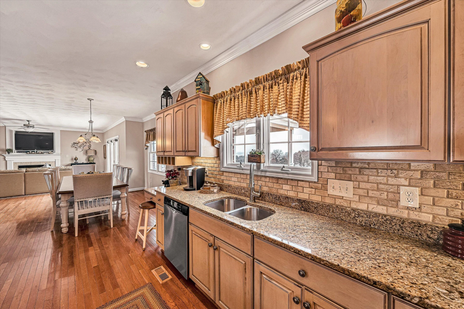2120 River Oaks DR - Photo 24