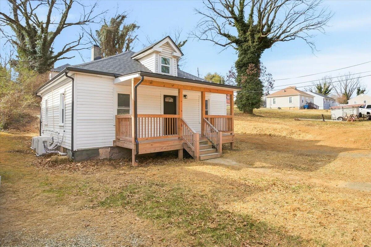 1326 Gilmer AVE