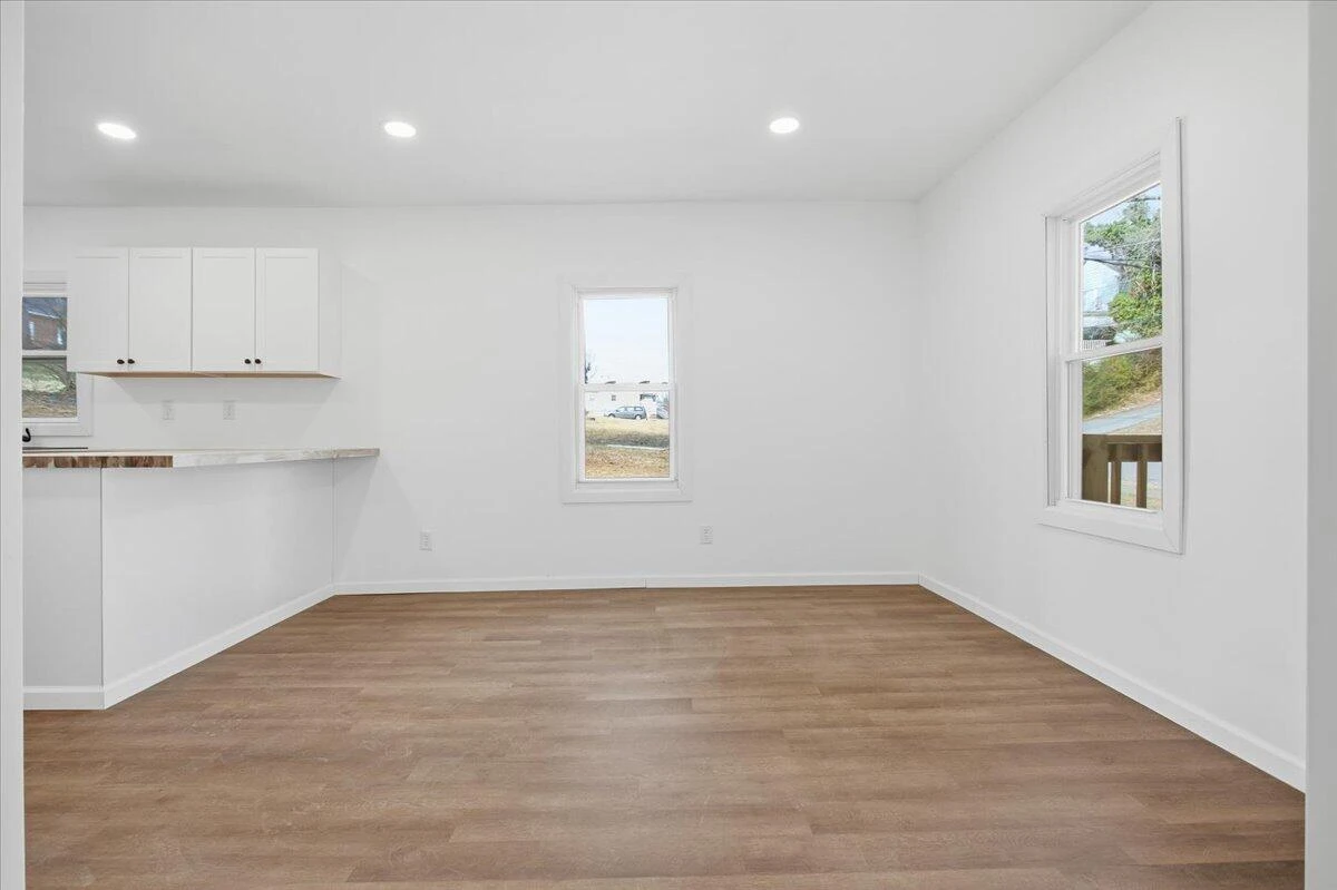 1326 Gilmer AVE - Photo 5