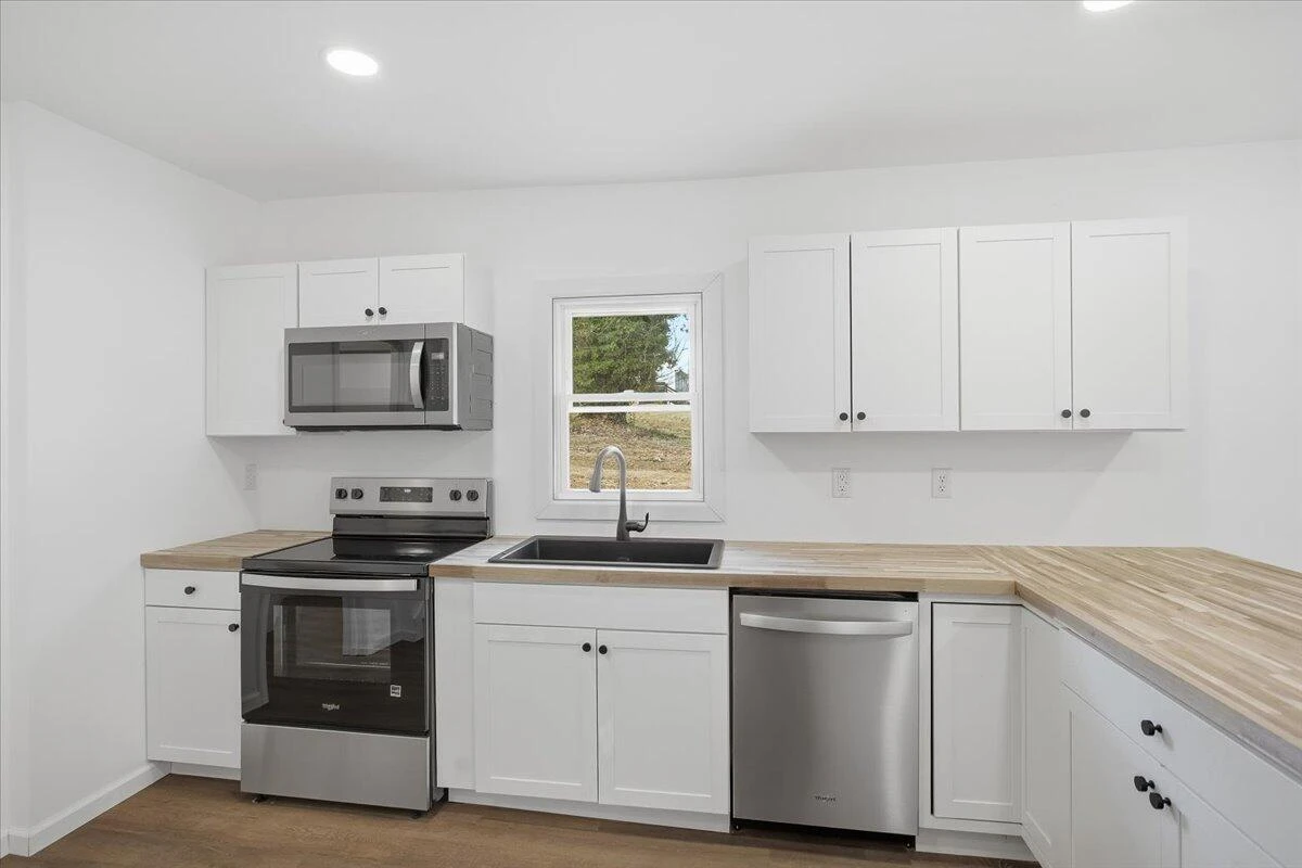 1326 Gilmer AVE - Photo 7